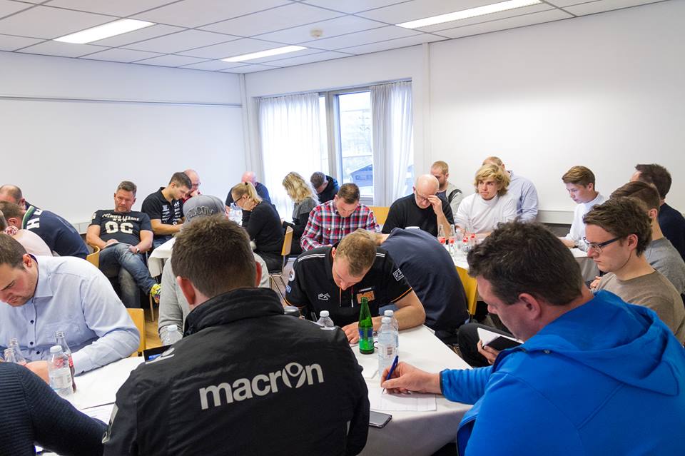En ny netværksgruppe skal sikre et fremtidigt samarbejde i toppen af dansk motorsport, i kampen om de eftertragtede sponsorkroner. Gruppen består allerede af en række spændende profiler i Nicolaj Kandborg, Morten Dons, Martin Andersen, Stefan Jusjong og Ulrik Linnemann.
(Foto: Gripping Media)